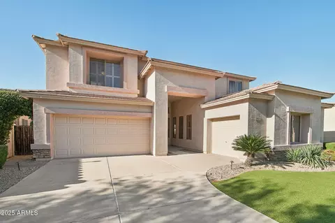 25426 N Hackberry Dr, Phoenix, AZ 85083