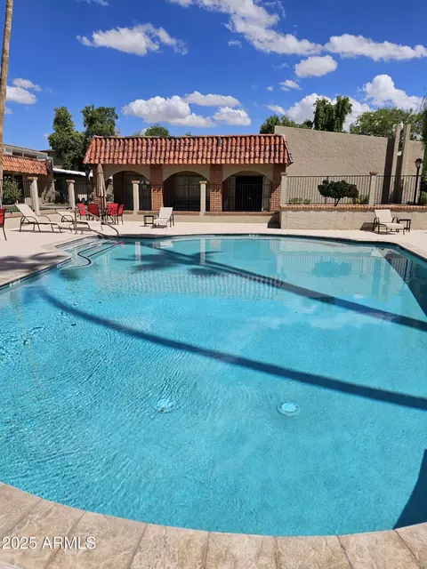 Exterior - 1320 E Bethany Home Rd #72, Phoenix, AZ 85014 photo 3 of 9