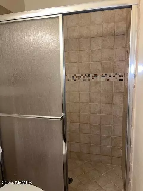 Bath - 1320 E Bethany Home Rd #72, Phoenix, AZ 85014 photo 1 of 2