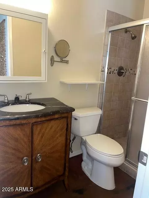 Bath - 1320 E Bethany Home Rd #72, Phoenix, AZ 85014 photo 2 of 2