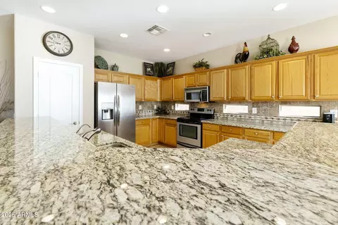 Kitchen - 10335 E Posada Ave, Mesa, AZ 85212 photo 4 of 5