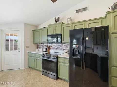 Kitchen - 7953 E Milagro Ave, Mesa, AZ 85209 photo 6 of 6