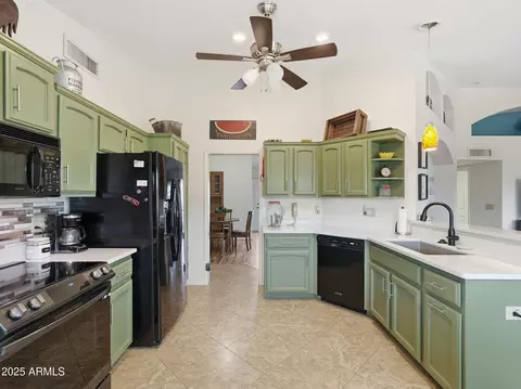 Kitchen - 7953 E Milagro Ave, Mesa, AZ 85209 photo 3 of 6