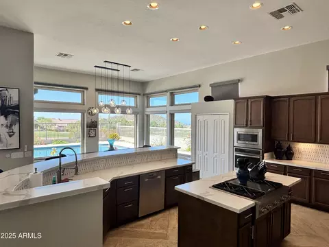 Kitchen - 7637 E Tasman Cir, Mesa, AZ 85207 photo 4 of 10