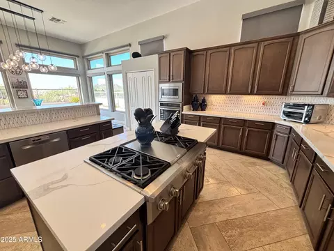 Kitchen - 7637 E Tasman Cir, Mesa, AZ 85207 photo 7 of 10