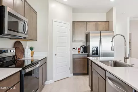 Kitchen - 23968 W Pima St, Buckeye, AZ 85326 photo 4 of 5