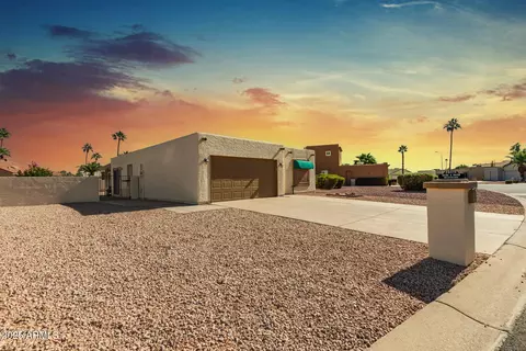 26019 S Parkside Dr, Sun Lakes, AZ 85248