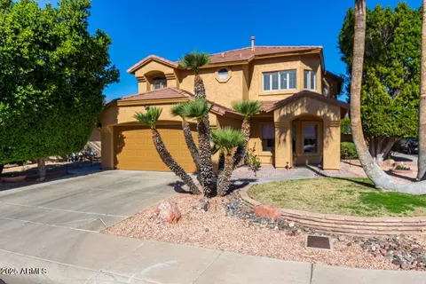 6356 W Adobe Dr, Glendale, AZ 85308