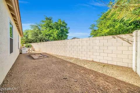Exterior - 2425 W Hedgehog Pl, Phoenix, AZ 85085 photo 11 of 11