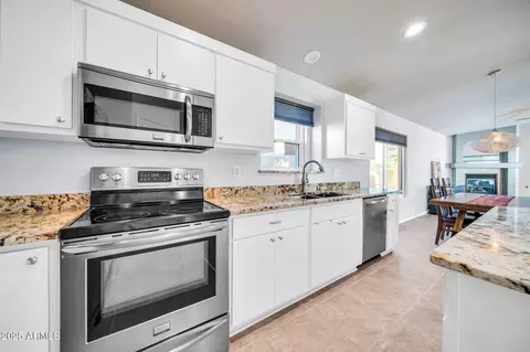 Kitchen - 2425 W Hedgehog Pl, Phoenix, AZ 85085 photo 5 of 5
