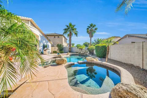 Exterior - 2425 W Hedgehog Pl, Phoenix, AZ 85085 photo 5 of 11