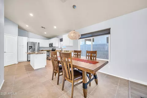 Dining - 2425 W Hedgehog Pl, Phoenix, AZ 85085 photo 1 of 2