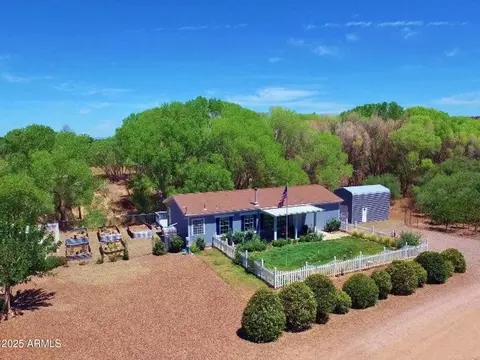 2322 E Beasley Flat Rd, Camp Verde, AZ 86322 photo 2