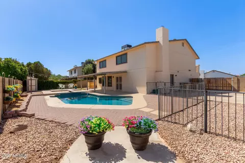 6101 W Sunnyside Dr, Glendale, AZ 85304