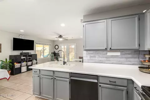 Kitchen - 511 N Balboa --, Mesa, AZ 85205 photo 1 of 5