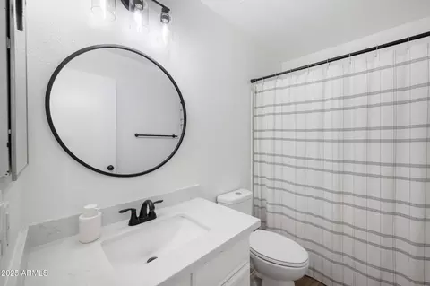 Bath - 132 W Jasper Dr, Gilbert, AZ 85233 photo 3 of 3
