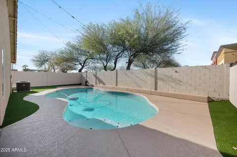 Exterior - 132 W Jasper Dr, Gilbert, AZ 85233 photo 5 of 5
