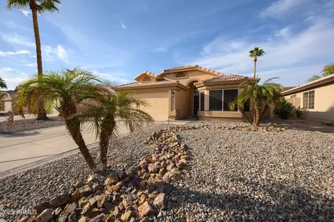Exterior - 132 W Jasper Dr, Gilbert, AZ 85233 photo 2 of 5