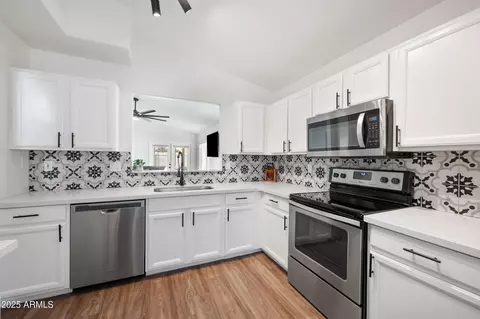 Kitchen - 132 W Jasper Dr, Gilbert, AZ 85233 photo 2 of 3