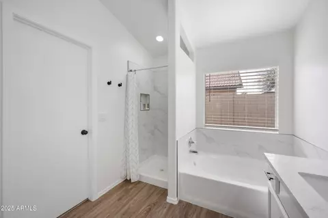 Bath - 132 W Jasper Dr, Gilbert, AZ 85233 photo 2 of 3