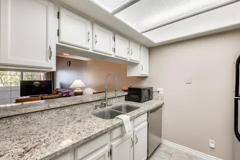 Kitchen - 3716 E University Dr #2014, Mesa, AZ 85205 photo 8 of 9