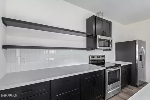 Kitchen - 809 N 10th Ave, Phoenix, AZ 85007 photo 2 of 5
