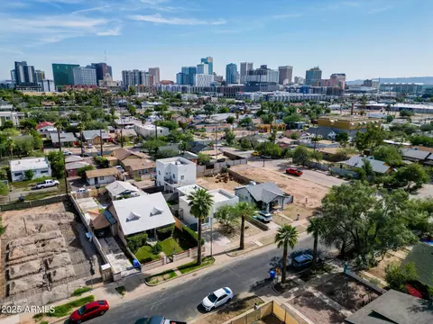 View/Area - 809 N 10th Ave, Phoenix, AZ 85007 photo 1 of 6