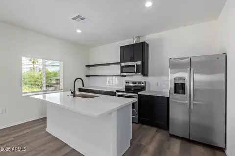 Kitchen - 809 N 10th Ave, Phoenix, AZ 85007 photo 1 of 5