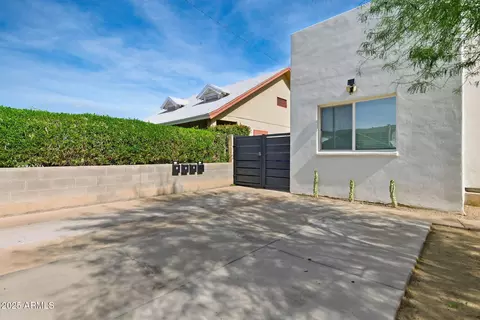 Exterior - 809 N 10th Ave, Phoenix, AZ 85007 photo 2 of 8