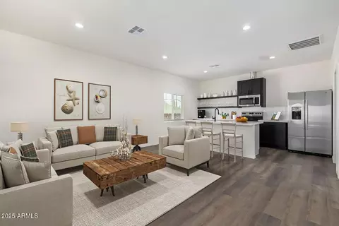 Living - 809 N 10th Ave, Phoenix, AZ 85007 photo 2 of 3