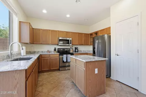 Kitchen - 7316 E Northridge Cir, Mesa, AZ 85207 photo 3 of 7