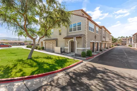 2277 E Huntington Dr, Phoenix, AZ 85040