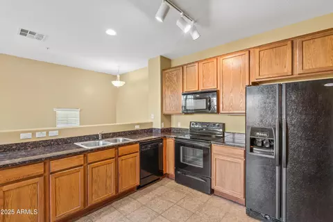 2277 E Huntington Dr, Phoenix, AZ 85040 photo 10