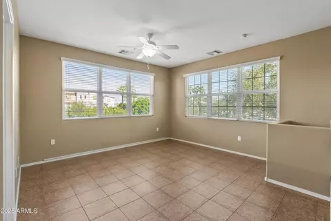 2277 E Huntington Dr, Phoenix, AZ 85040 photo 4