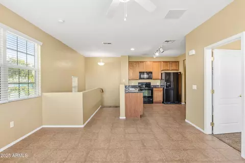 2277 E Huntington Dr, Phoenix, AZ 85040 photo 6
