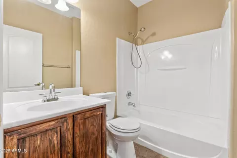 2277 E Huntington Dr, Phoenix, AZ 85040 photo 12