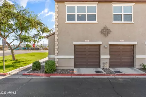2277 E Huntington Dr, Phoenix, AZ 85040 photo 3