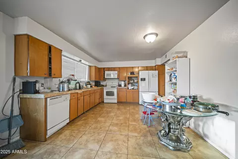 Kitchen - 6212 N 34th Dr, Phoenix, AZ 85017 photo 1 of 1
