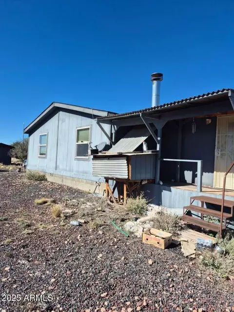 2185 W Joseph Dr, Ash Fork, AZ 86320