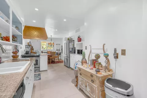 Kitchen - 5480 E Akron St, Mesa, AZ 85205 photo 4 of 4