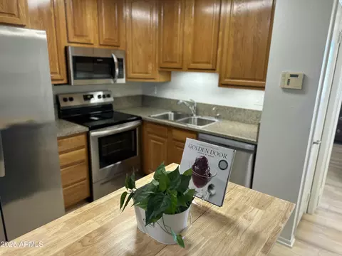 Kitchen - 30 E Brown Rd #2012, Mesa, AZ 85201 photo 4 of 6