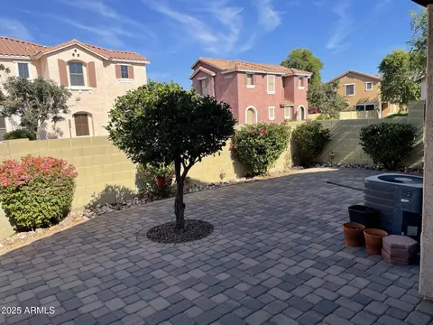Exterior - 965 S Heritage Dr, Gilbert, AZ 85296 photo 2 of 7