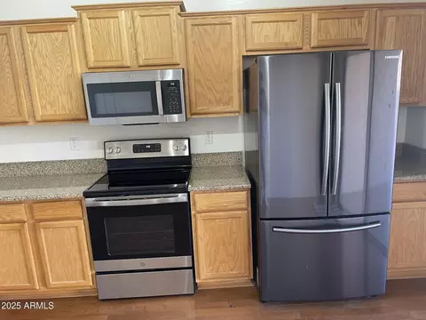 Kitchen - 965 S Heritage Dr, Gilbert, AZ 85296 photo 3 of 4