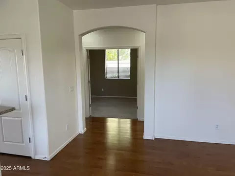 Entry Way - 965 S Heritage Dr, Gilbert, AZ 85296 photo 2 of 5