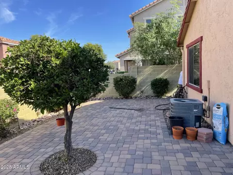 Exterior - 965 S Heritage Dr, Gilbert, AZ 85296 photo 3 of 7