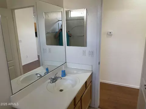Bath - 965 S Heritage Dr, Gilbert, AZ 85296 photo 3 of 5