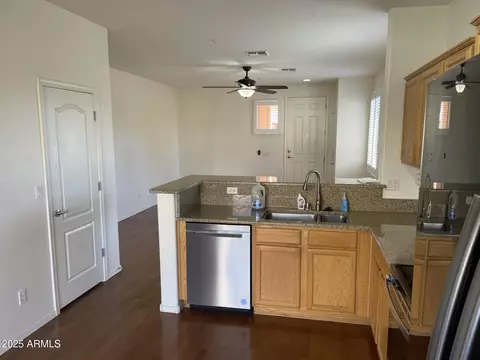 Kitchen - 965 S Heritage Dr, Gilbert, AZ 85296 photo 2 of 4