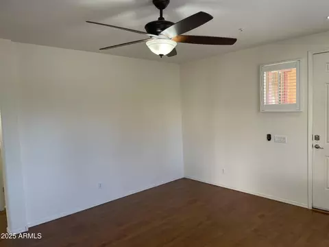 Living - 965 S Heritage Dr, Gilbert, AZ 85296 photo 2 of 3