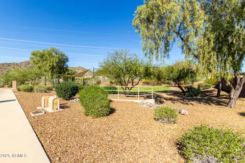 8674 W Villa Lindo Dr #8, Peoria, AZ 85383