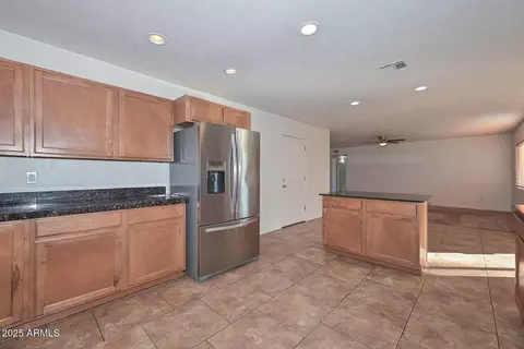 Kitchen - 1825 E Aire Libre Ave, Phoenix, AZ 85022 photo 4 of 6